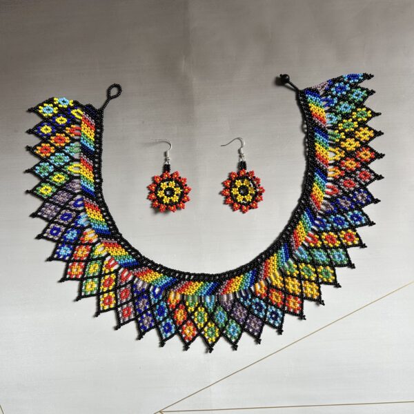 Collar y Aretes de Mujer Azul - Image 6