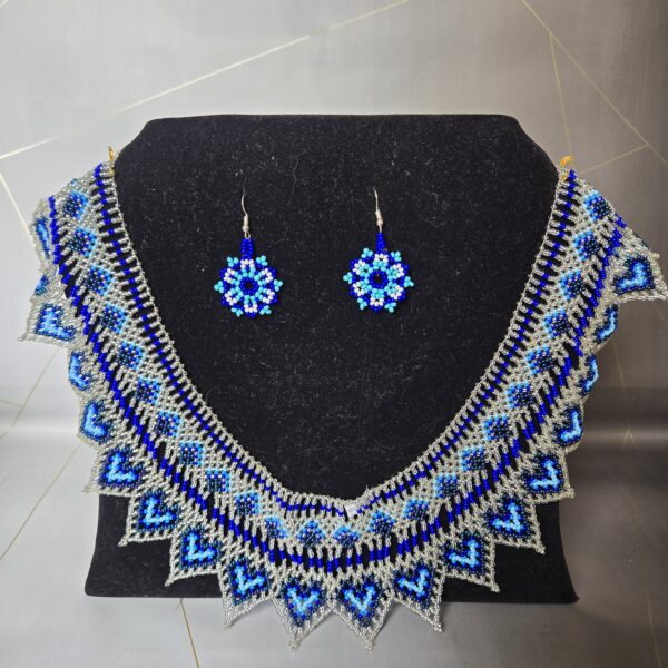 Collar y Aretes de Mujer Azul